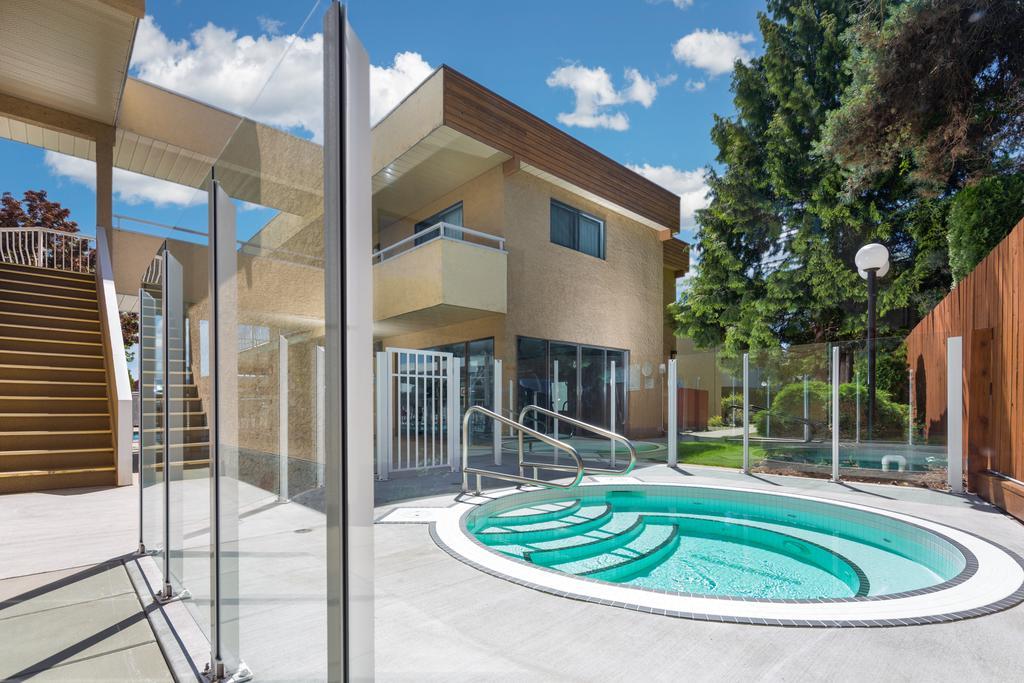 Siesta Suites Kelowna Exterior foto